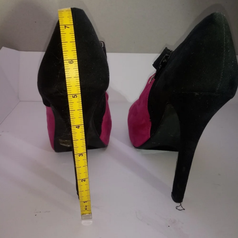 Charlotte Russe Womens Black and Pink Suede
